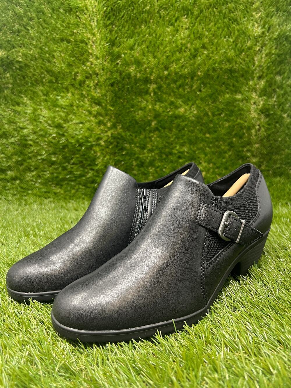 Clarks Women's 7M Emily2 Darcey Black Leather Comfort Booties